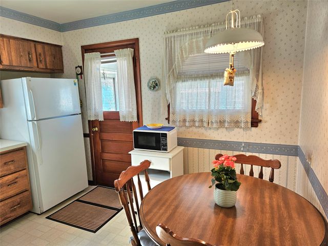 2109 S MANOR Drive, Erie, PA 16505