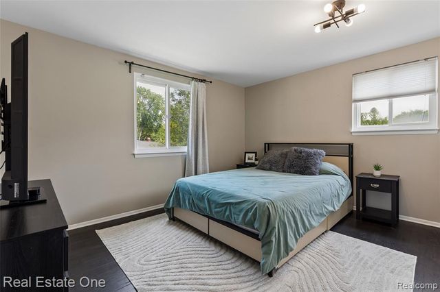 23678 King Drive, Clinton Township, MI 48035