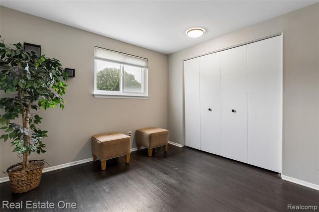 23678 King Drive, Clinton Township, MI 48035
