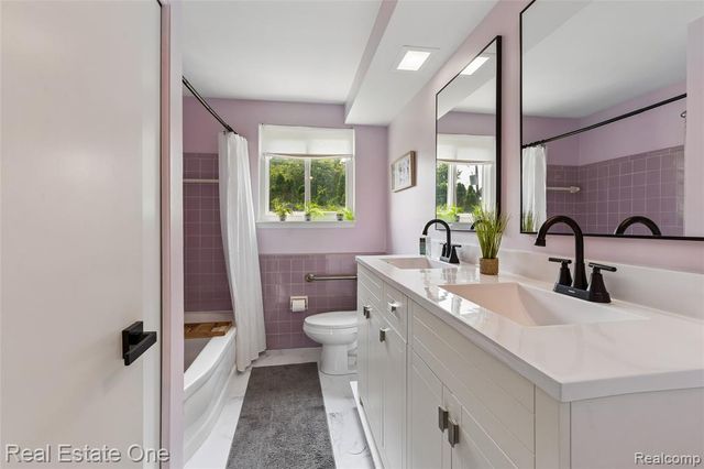 23678 King Drive, Clinton Township, MI 48035