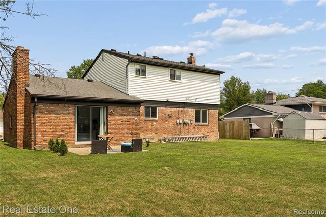 23678 King Drive, Clinton Township, MI 48035