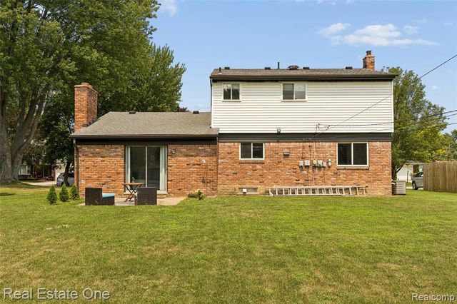 23678 King Drive, Clinton Township, MI 48035