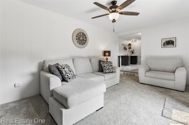 23678 King Drive, Clinton Township, MI 48035