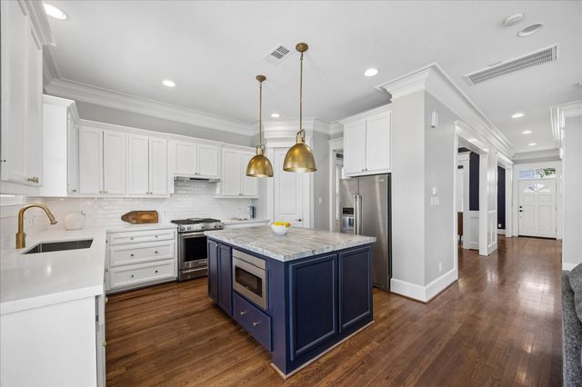 621 W 15th Street, Houston, TX 77008