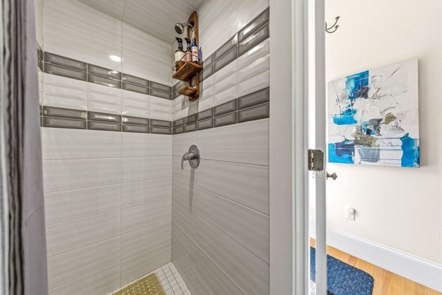 36 Oak St 1, Somerville, MA 02143