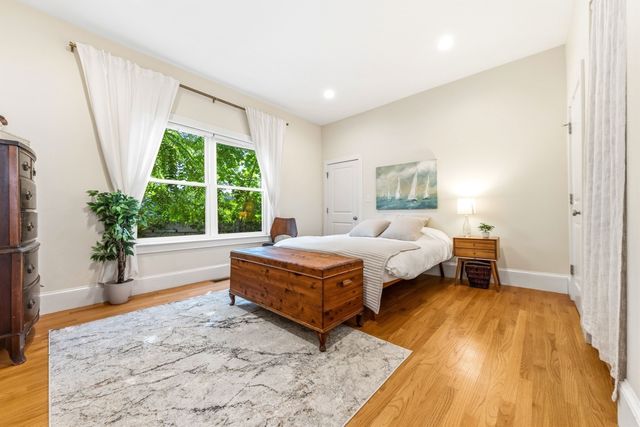 36 Oak St 1, Somerville, MA 02143