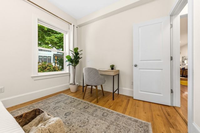 36 Oak St 1, Somerville, MA 02143