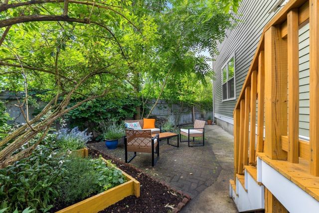 36 Oak St 1, Somerville, MA 02143