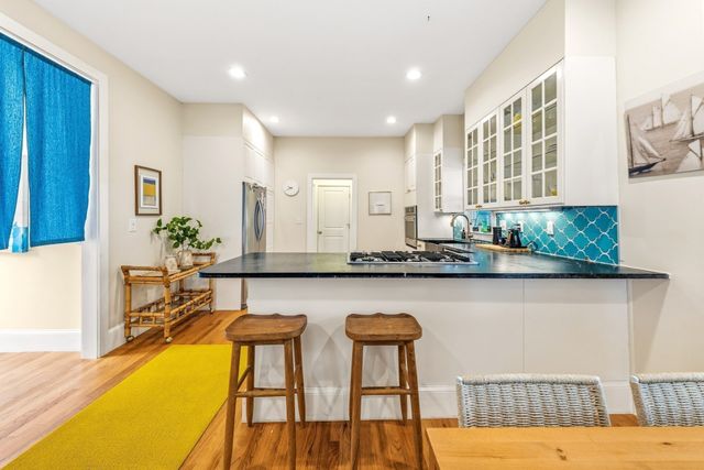 36 Oak St 1, Somerville, MA 02143