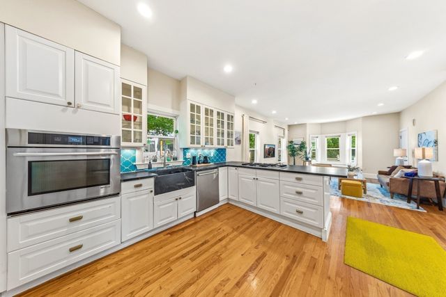 36 Oak St 1, Somerville, MA 02143