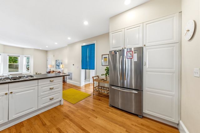 36 Oak St 1, Somerville, MA 02143