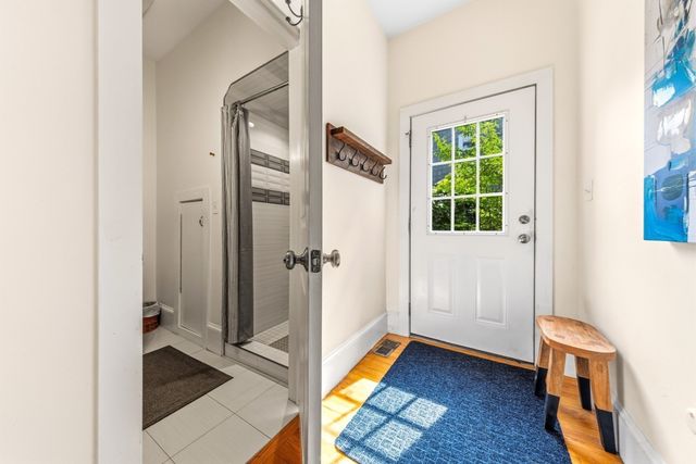 36 Oak St 1, Somerville, MA 02143