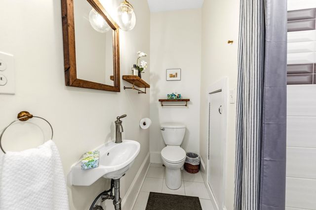 36 Oak St 1, Somerville, MA 02143