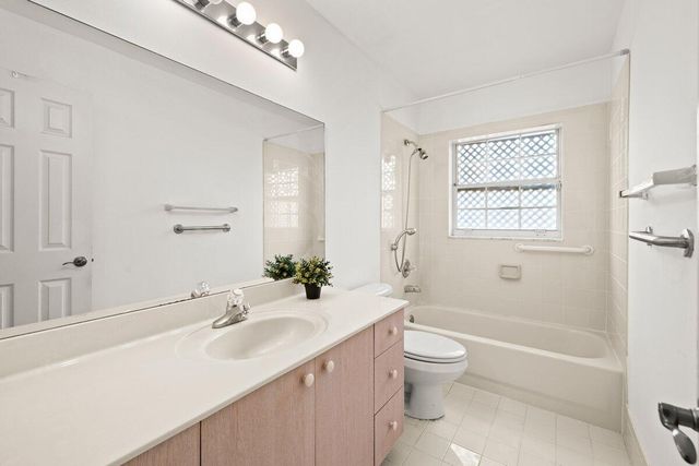 363 SW 161st Avenue, Pembroke Pines, FL 33027