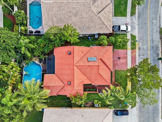 363 SW 161st Avenue, Pembroke Pines, FL 33027
