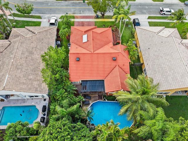 363 SW 161st Avenue, Pembroke Pines, FL 33027