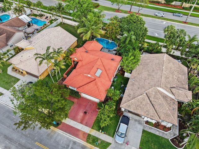 363 SW 161st Avenue, Pembroke Pines, FL 33027