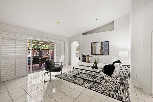 363 SW 161st Avenue, Pembroke Pines, FL 33027