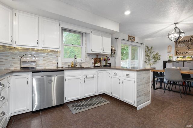 18921 Waite Boulevard, South Bend, IN 46637