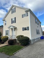 31 Garfield Avenue 1, Bristol, RI 02806