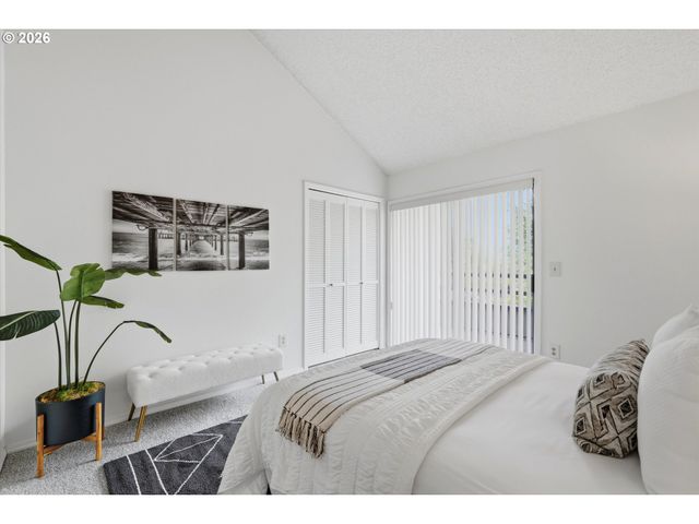 5250 S LANDING Dr 308, Portland, OR 97239