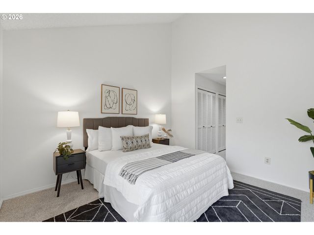 5250 S LANDING Dr 308, Portland, OR 97239