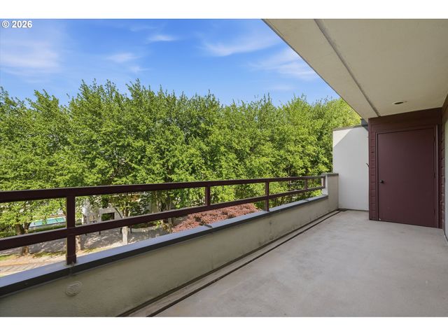 5250 S LANDING Dr 308, Portland, OR 97239