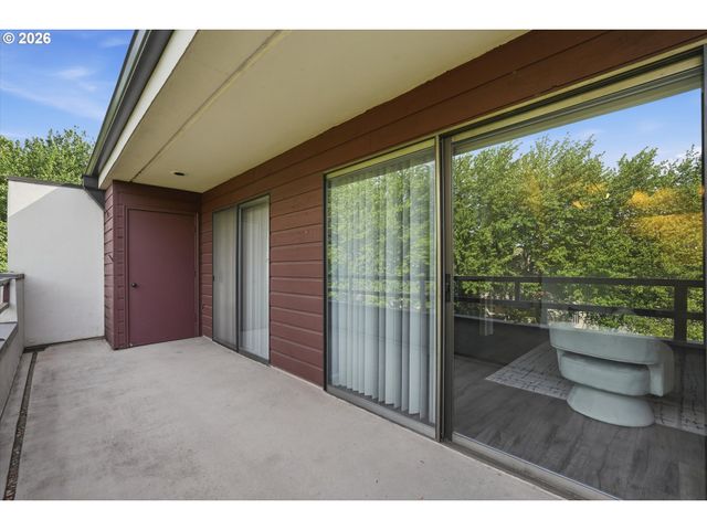 5250 S LANDING Dr 308, Portland, OR 97239