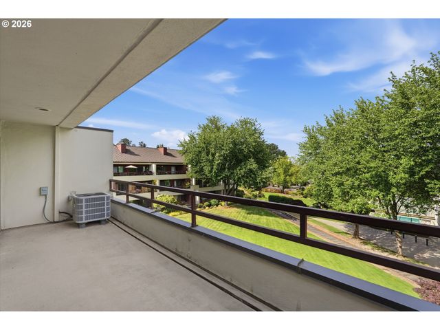 5250 S LANDING Dr 308, Portland, OR 97239