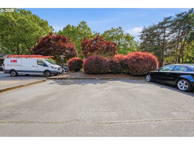 5250 S LANDING Dr 308, Portland, OR 97239