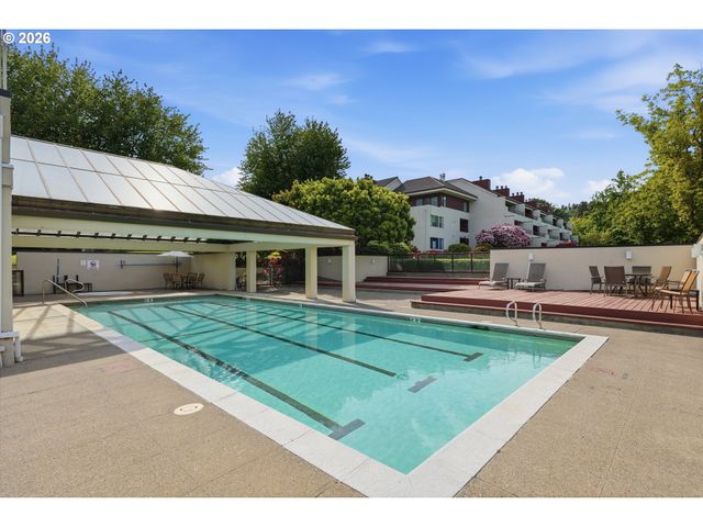 5250 S LANDING Dr 308, Portland, OR 97239