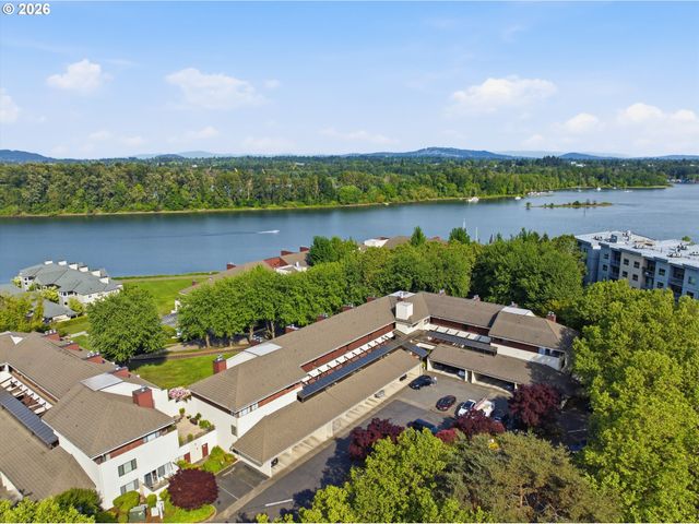5250 S LANDING Dr 308, Portland, OR 97239