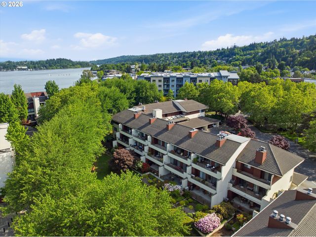 5250 S LANDING Dr 308, Portland, OR 97239