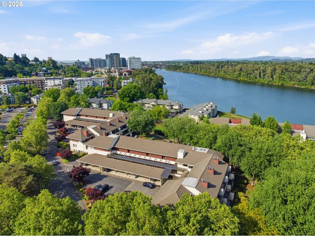 5250 S LANDING Dr 308, Portland, OR 97239