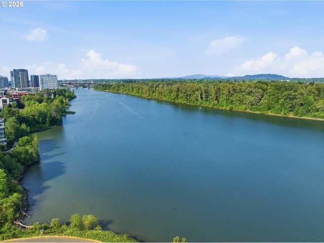 5250 S LANDING Dr 308, Portland, OR 97239