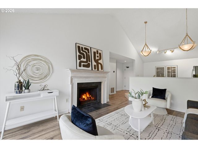 5250 S LANDING Dr 308, Portland, OR 97239