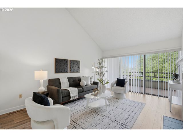 5250 S LANDING Dr 308, Portland, OR 97239