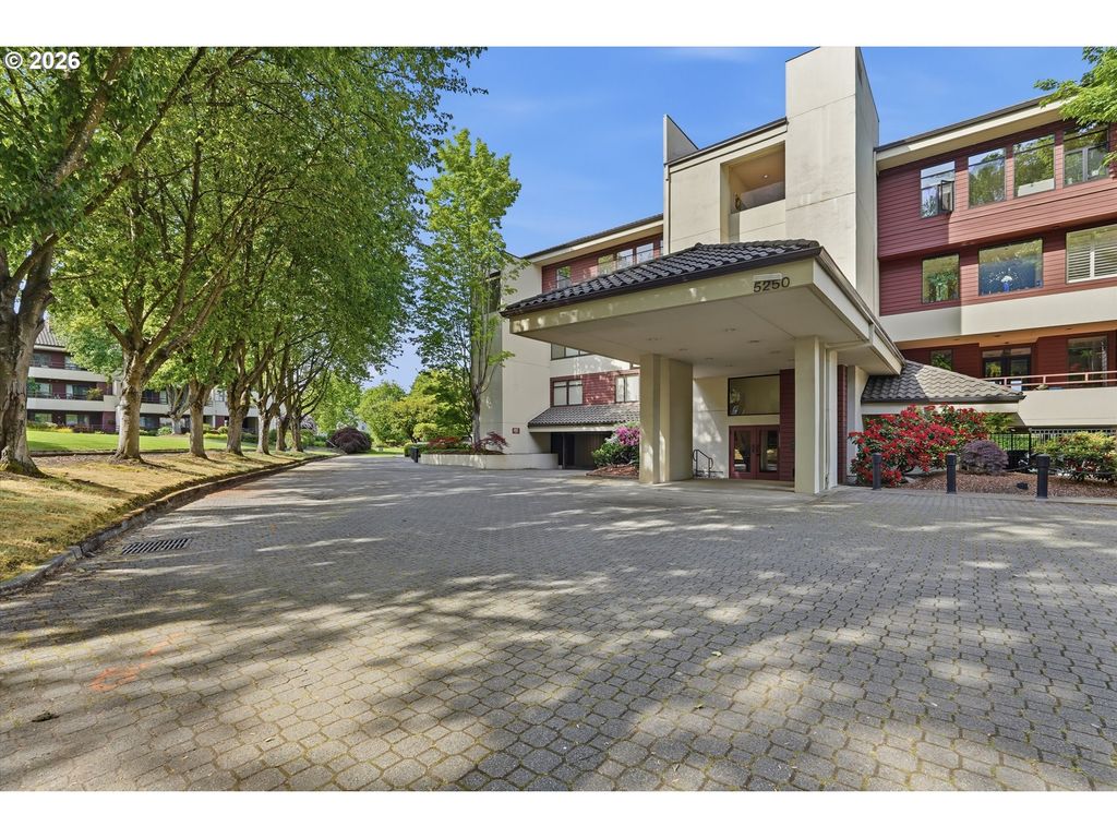 5250 S LANDING Dr 308, Portland, OR 97239