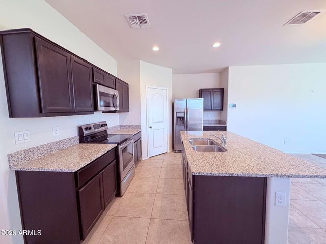 4729 E CHROMIUM Road, San Tan Valley, AZ 85143