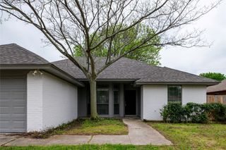 709 Parkview Drive, Burleson, TX 76028