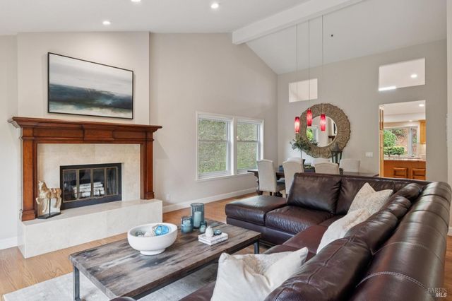 1158 Highland Dr, Novato, CA 94949