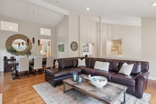 1158 Highland Dr, Novato, CA 94949