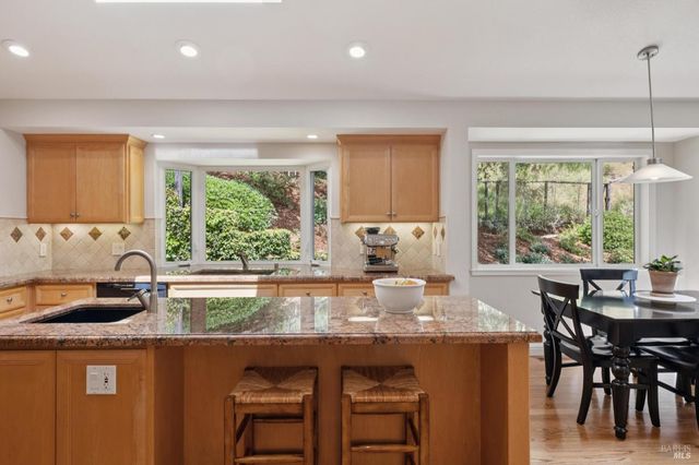 1158 Highland Dr, Novato, CA 94949