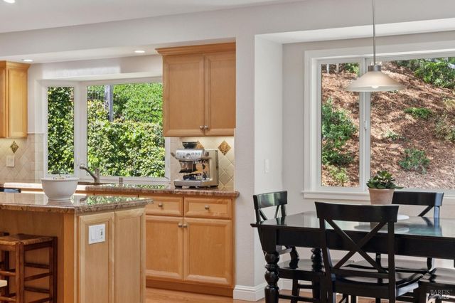 1158 Highland Dr, Novato, CA 94949