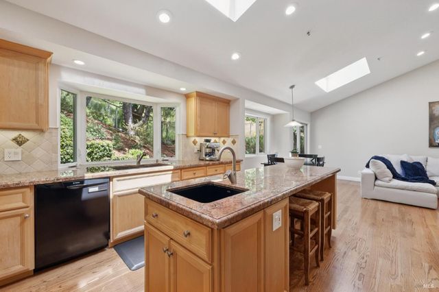 1158 Highland Dr, Novato, CA 94949