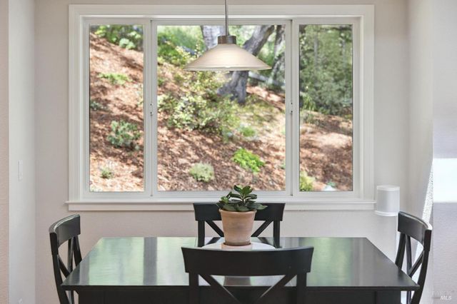 1158 Highland Dr, Novato, CA 94949