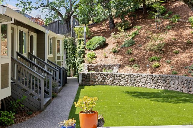 1158 Highland Dr, Novato, CA 94949