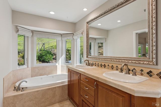 1158 Highland Dr, Novato, CA 94949