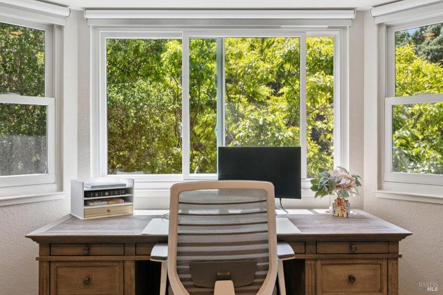 1158 Highland Dr, Novato, CA 94949