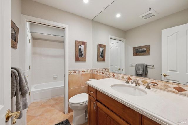 1158 Highland Dr, Novato, CA 94949